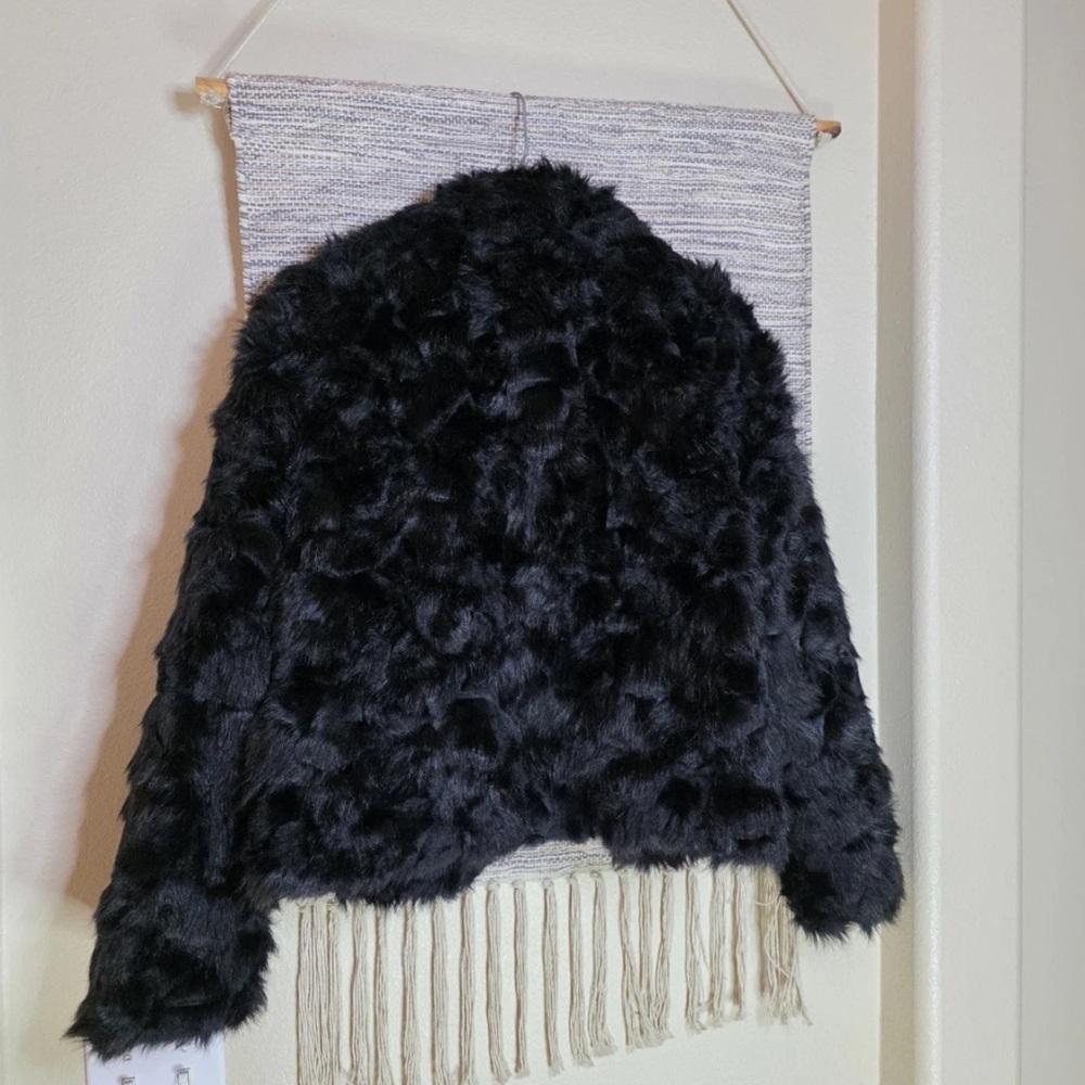 Chic Black Faux Fur Teddy Jacket - Picture 7 of 8
